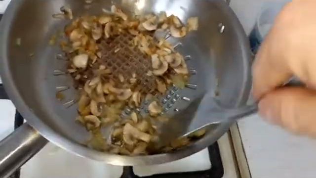 Готовим вкуснейший омлет на завтрак смотреть онлайн