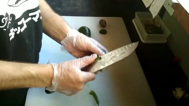 How to clean avocado/ Как чистить авокадо/ Como limpiar el aguacate смотреть онлайн