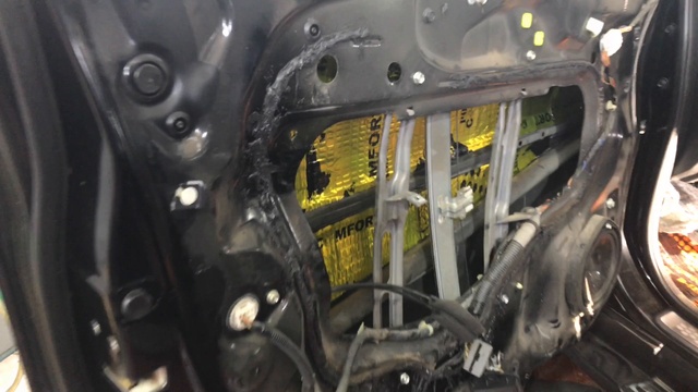 Шумка Honda CR-V, материалы comfort.mat надежно защитят водителя и пассажиров от всех шумов смотреть онлайн