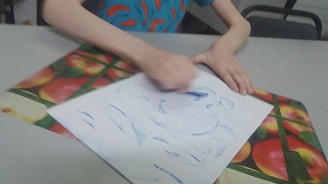 Рисуем краба и надавливаем синим карандашом смотреть онлайн