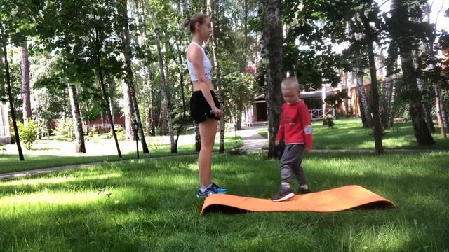 Домашняя тренировка с ребёнком на улице смотреть онлайн