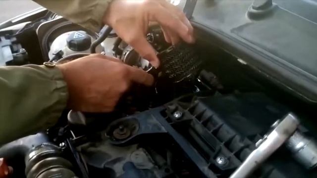 Cambio filtro gasoil Citroen C-Elysée смотреть онлайн