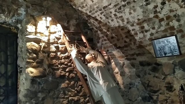 Комната пыток в средневековом замке / Torture room смотреть онлайн
