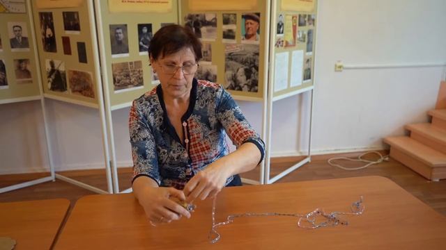 Обучающее занятие по плетению браслета из цветных ниток мулине смотреть онлайн