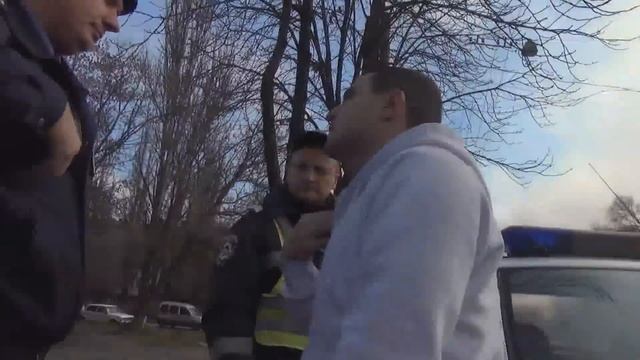 ДК заставляет ГАИ составить протокол на Zpsanek ч.2 смотреть онлайн