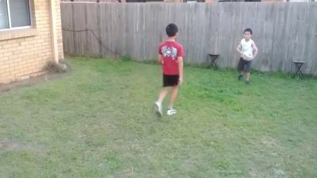 Backyard football play - Soccer goal keeping/kicking, future star - goalkeeper, great goal! смотреть онлайн