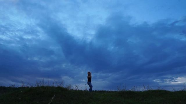 Танец в Сумерках вер.2 (на фоне темного неба) смотреть онлайн