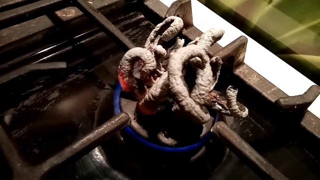 Монстр на кухне! Что будет с газом... Глюконат кальция, опыт смотреть онлайн