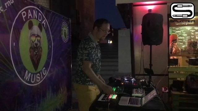 SPLITTER - MINI LIVE PANDA CAFE смотреть онлайн