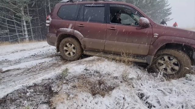 ?Offroad la zapada-Jeep Rubicon-Duster-Land Cruiser-Touareg-Kia Sorento-Pajero-Lacul Mocearu? смотреть онлайн
