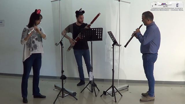 "El aprendiz de brujo" - Trío de viento madera смотреть онлайн