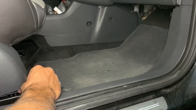 Como quitar asientos Opel Corsa D // Sacamos los Recaro CS? смотреть онлайн
