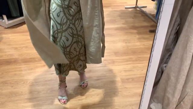 UNIQLO ШОПИНГ ВЛОГ С ПРИМЕРКОЙ ОБЗОР КОЛЛЕКЦИИ ЛЕТО 2020 ТРЕНДЫ БАЗОВОГО БЮДЖЕТНОГО ГАРДЕРОБА смотреть онлайн