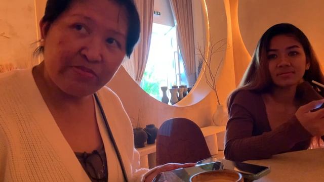 Hidden Gem Uncovered: La Nena Café / Wifey and I's New Favorite Place смотреть онлайн