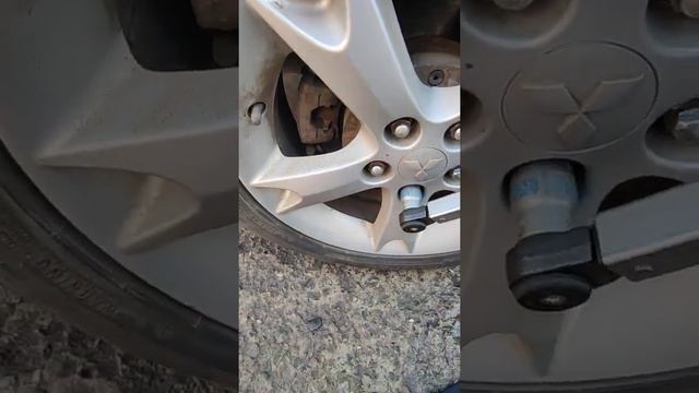 момент затяжки болтов колес 88-108 Nm смотреть онлайн