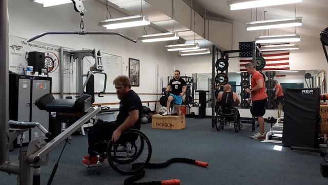 Travis Hasenkamp, Daniel Schmitt & Chris Parnell - Pullup/MRF, Ring Row/Step Up, Pulldown/MRF смотреть онлайн