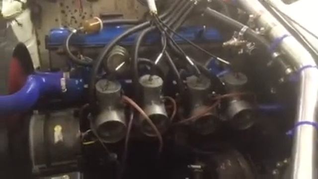 38mm round slide Mikuni carburetor's on a 1975 BMW "2002" смотреть онлайн
