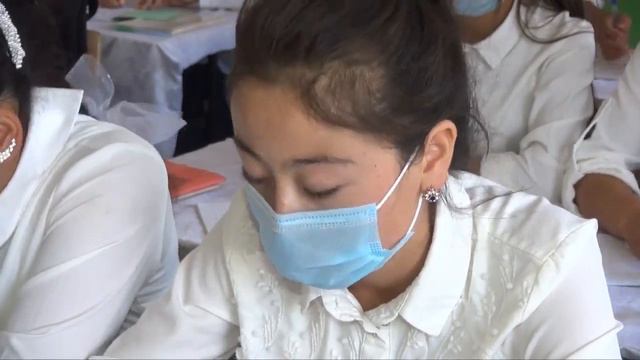 Ба мактабҳои ӯзбекӣ омӯзгорон намерасанд! *** В узбекских школах не хватает учителей! смотреть онлайн