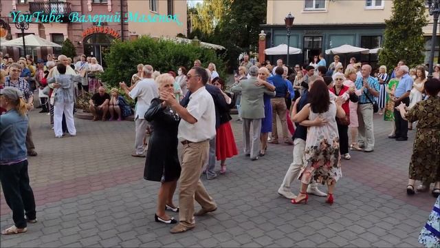 Танцуем под красивую мелодию!!! смотреть онлайн