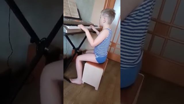 Я играю на фортепиано смотреть онлайн
