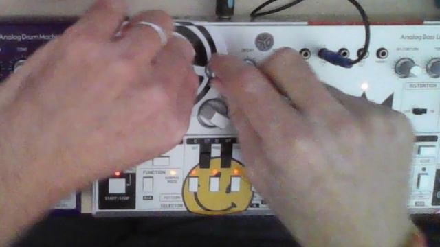 Acid House with Roland J-6 / Behringer RD-6 & TD-3 #jamuary2023 смотреть онлайн