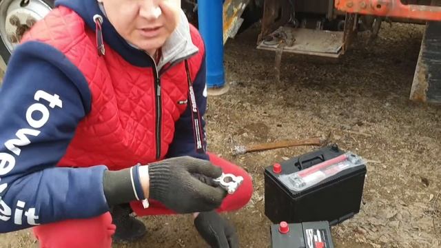 Спиз..ли аккумуляторы с манипулятора( смотреть онлайн