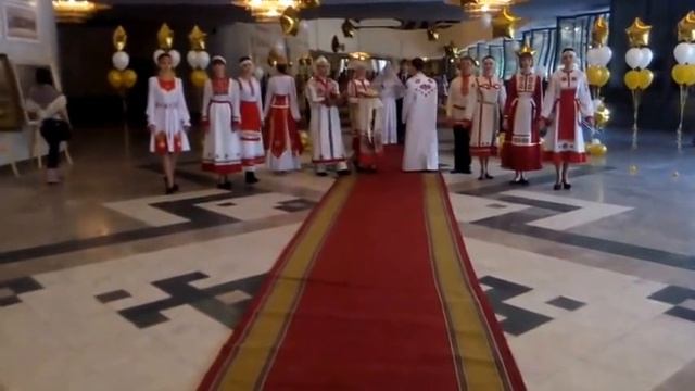 «Паха тĕрĕ». Чувашская свадьба (Константин & Вероника Пинеслу в роли жениха и невесты) смотреть онлайн