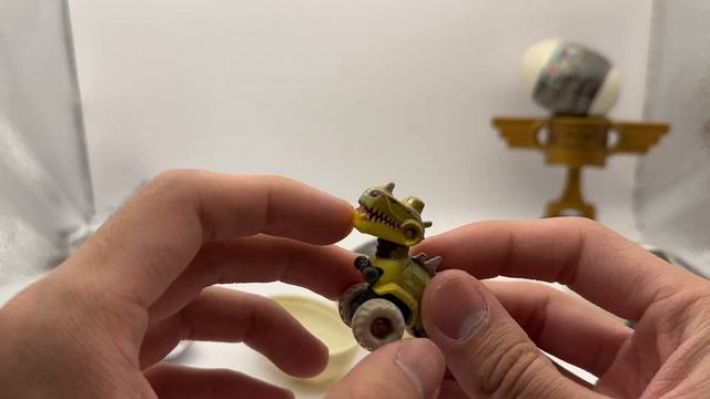 Cars On The Road Mystery Dino Eggs Unboxing & Review | Spinocrankshaftorex, Westfalanapus, & More смотреть онлайн