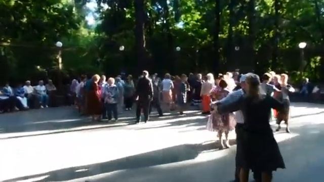 ТАНЦПЛОЩАДКА В ЦАРИЦЫНО . ФИГУРНЫЙ ВАЛЬС смотреть онлайн