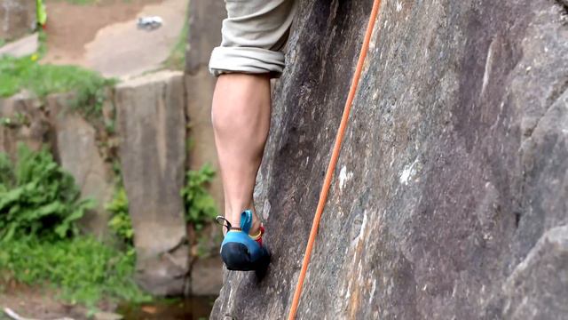 Johnny Dawes Impeccable Technique NO-HANDS Climbing....In TWEED | EpicTV Clips