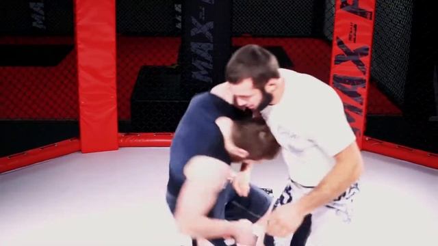Аскер Кушхов и Алим Шогенов в MAX-FIT смотреть онлайн