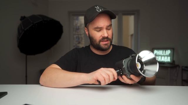 Aputure Amaran 60d 60x Review - Smallest Studio Lights смотреть онлайн