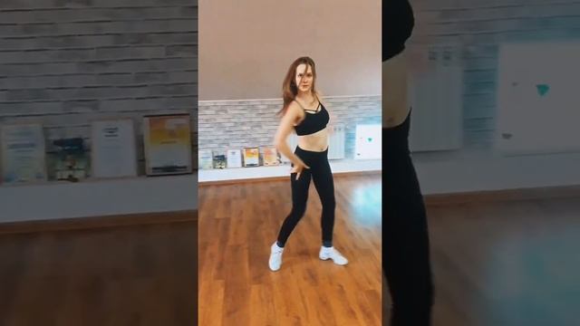 Bachata Lady Style by Constance | Choreography: Dilara Davidova смотреть онлайн