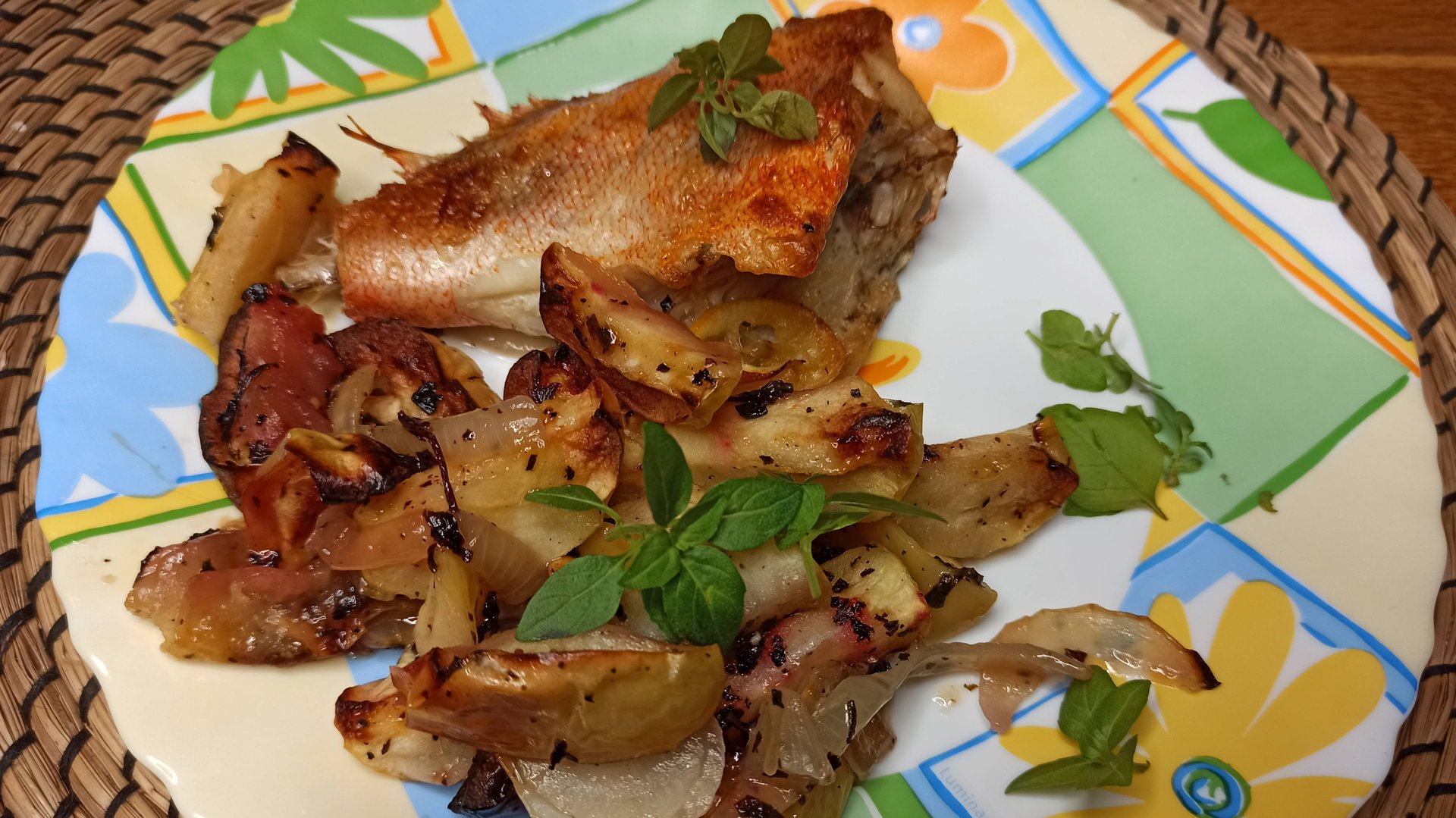 Как вкусно приготовить морского окуня в духовке. Идеальный ужин для всех смотреть онлайн