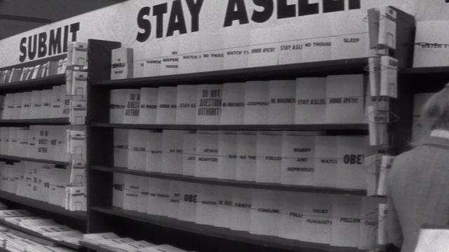 La realtà attraverso gli occhiali di John Nada (Essi Vivono - 1988) смотреть онлайн