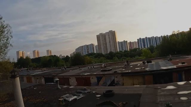 УКРАЛ НАУШНИКИ И ПОГНАЛСЯ! ПАРКУР смотреть онлайн