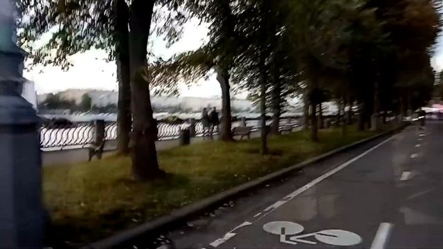 Это Парк Горького. Это танцы на Набережной. смотреть онлайн