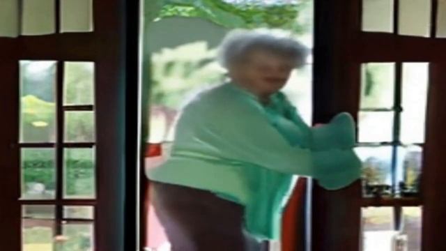 [AI] grandma kicking window in the house смотреть онлайн