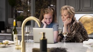 Сериал Хитрости - 1 сезон 8 серия / Hacks