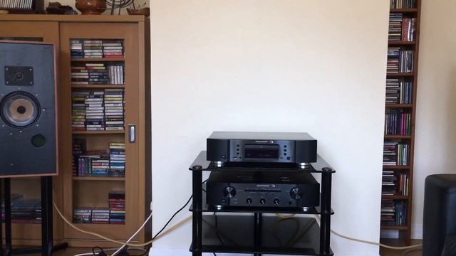 Marantz PM6006 UK Edition Integrated Amplifier, Marantz CD6006 UK edition CD Player & Harbeths 2 смотреть онлайн