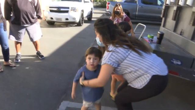 Project Understanding distributes Christmas gifts to Ventura County families in need смотреть онлайн