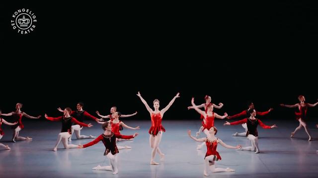 Juveler // Den smukke helaftensballet смотреть онлайн