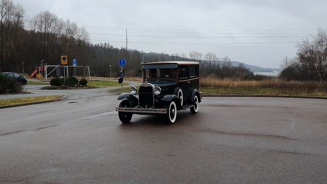15617 - Ford Model A Wagon — 1930 смотреть онлайн