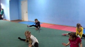 Спортивный танец (репетиция младшей группы)