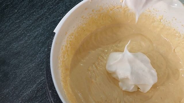 GROSSER schneller Biskuitboden ! Gelingt immer! Sie werden von dem Rezept begeistert! смотреть онлайн