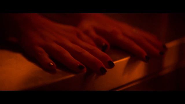 Dos Más Dos - Tráiler