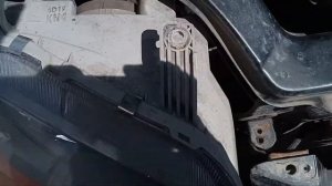 Меняем лампочки габаритов передних фар Авео Т 200
