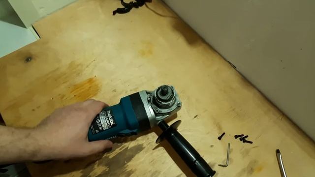 Редуктор болгарки Makita GA5041C смотреть онлайн