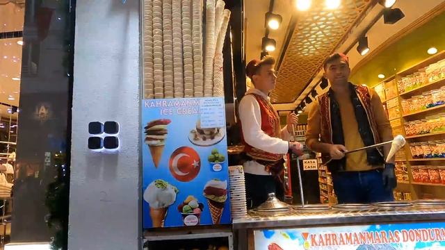 Istanbul, Taksim Square: What's New In 2023? Trying Wet Burger ? смотреть онлайн