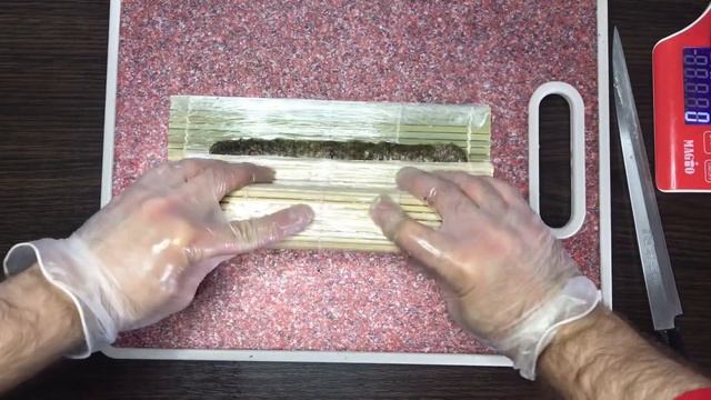 Ролл Футомаки Лосось с Чернилами Каракатицы смотреть онлайн